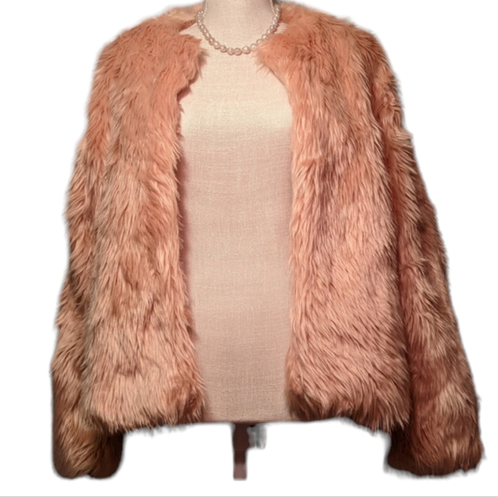 NWOT Chelsea 28 Faux Fur